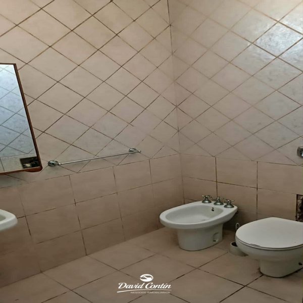 81b0d5ea-3374-4ef5-8677-a8c756bc44e8 (1)